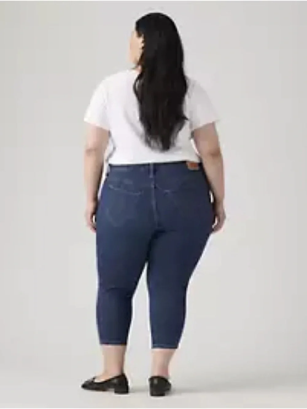 Levi's Indigo Mid-Rise Cropped Ankle Jeans - Picture 3 of 8